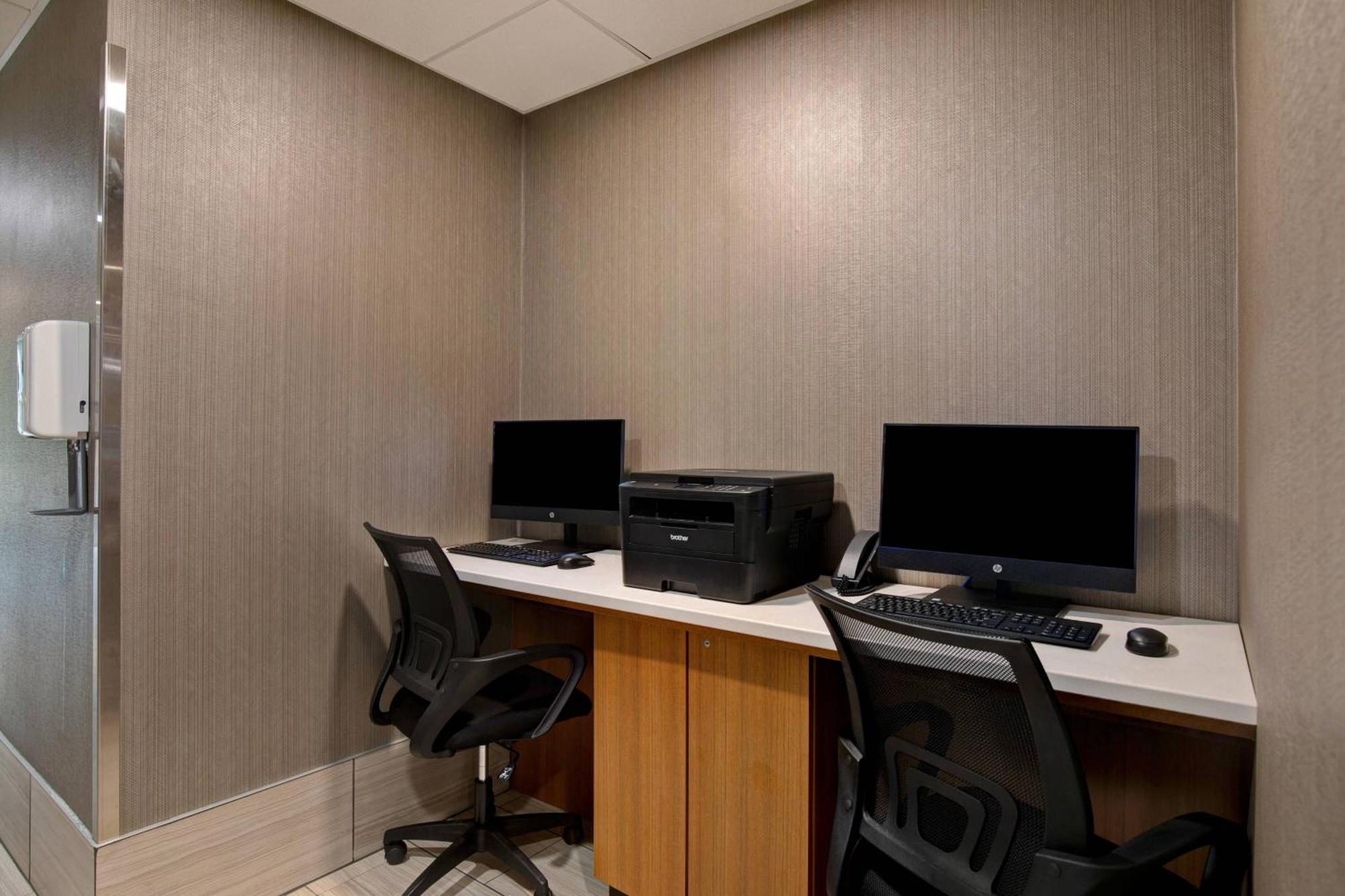 Springhill Suites By Marriott Orangeburg Exterior photo